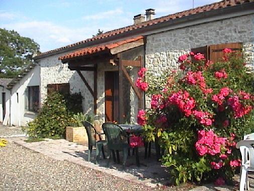 Bed and Breakfast Domaine De Poudos Auterive  Экстерьер фото